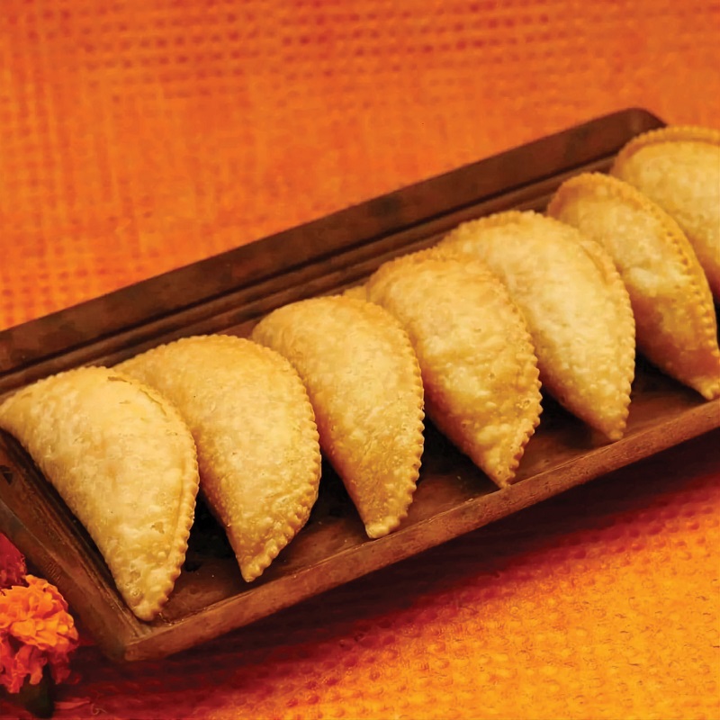 रुचकर पारंपरिक नेवरी