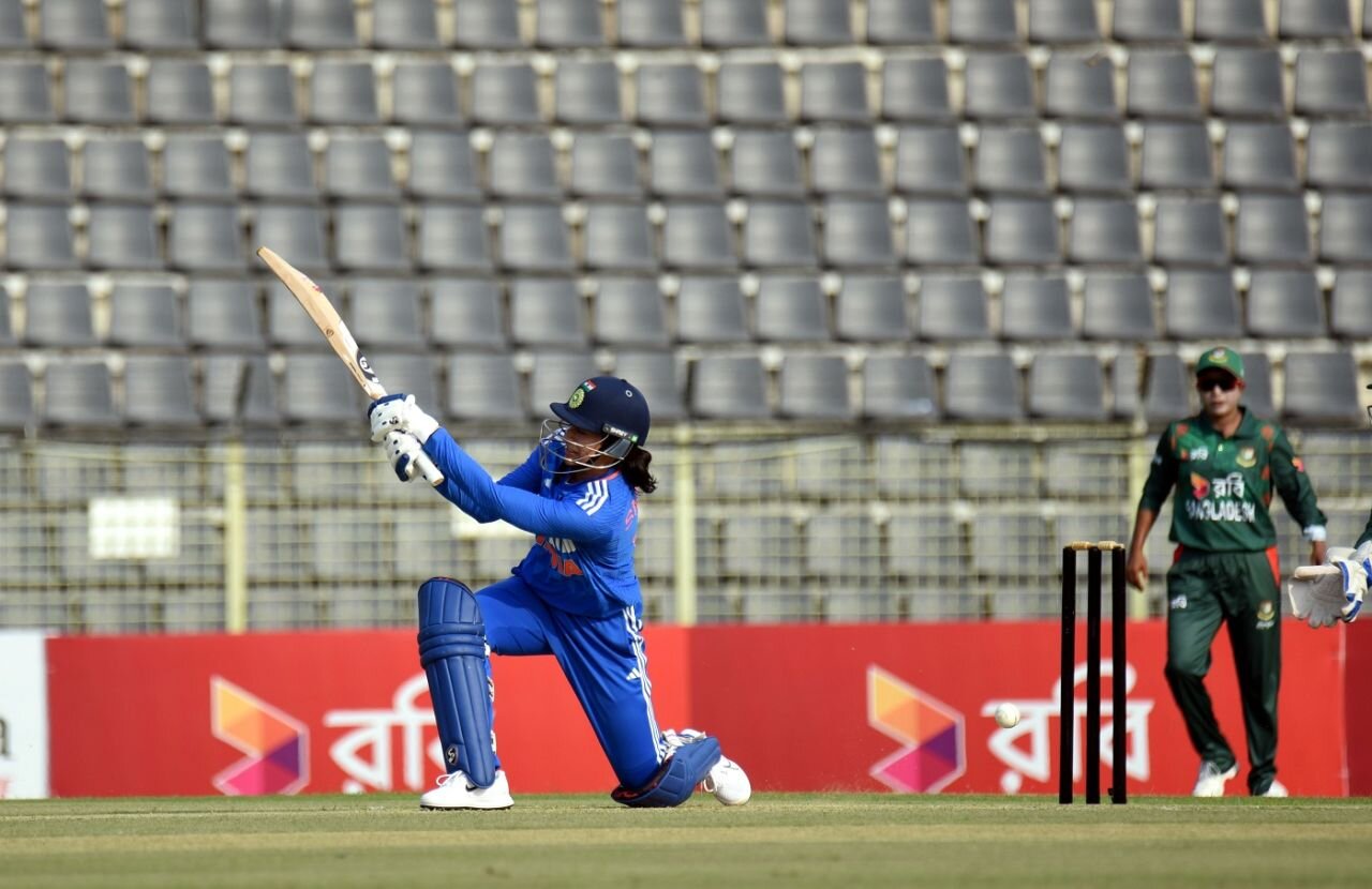पहिला टी-२० : भारतीय महिलांकडून बांगलादेशचा ४४ धावांनी पराभव