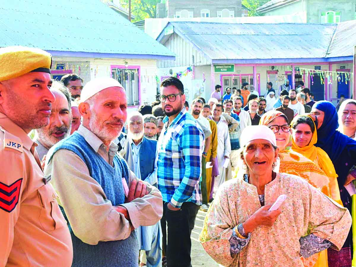 काश्मीरचा फैसला करणारी निवडणूक