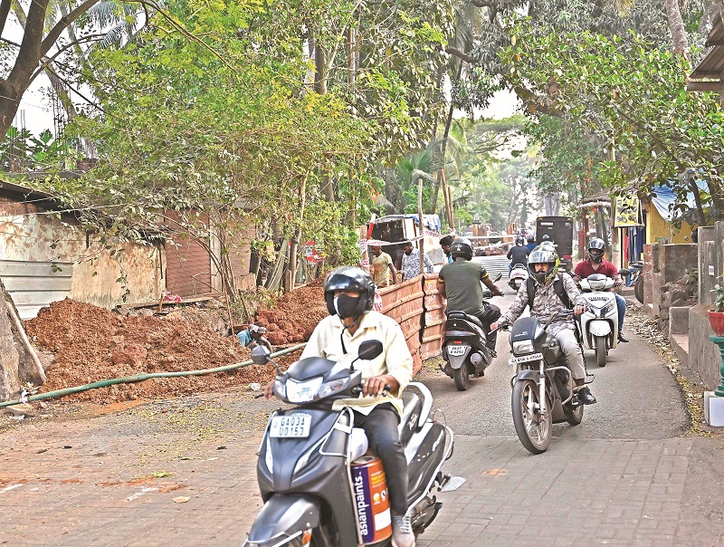 स्मार्ट सिटी; वाहतूक पोलिसांच्या सतर्कतेवरून प्रश्नचिन्ह