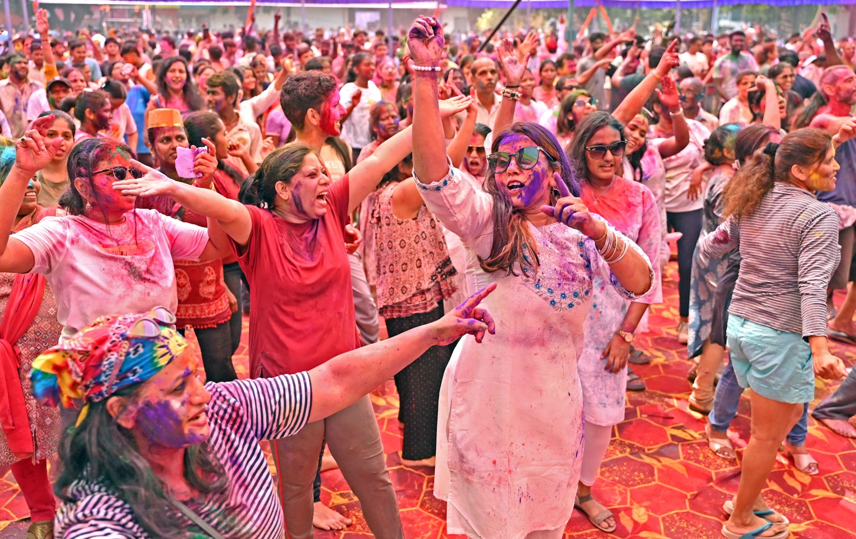 गोवा : रंगांच्या साथीने राज्यात धुळवड उत्साहात