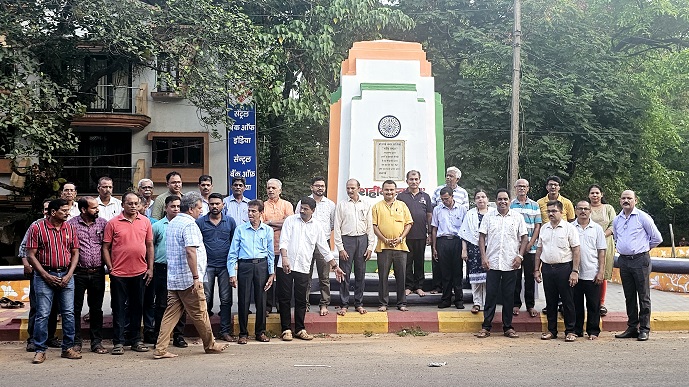 पाकव्याप्त काश्मीर भारताने ताब्यात घ्यावे