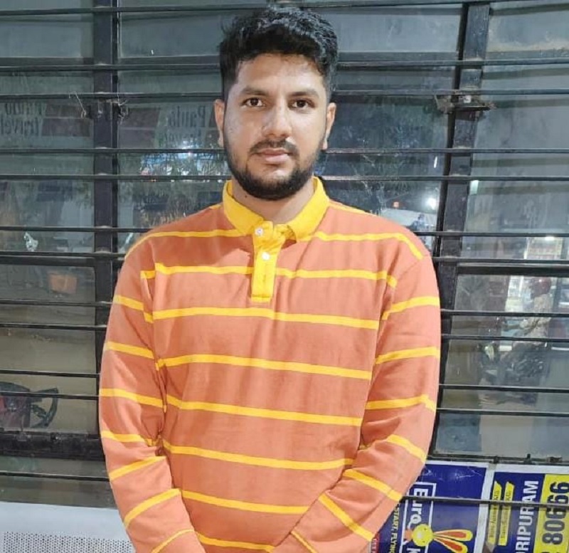 वेश्या व्यवसाय; आर्थिक व्यवहार करणारा जाळ्यात