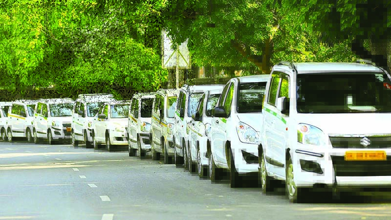 टॅक्सीचालकांच्या  प्रश्नावर उत्तरे आवश्यक !