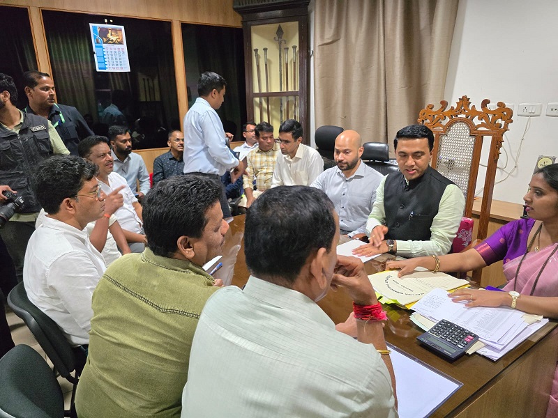 नगरसेवकांनी मुख्यमंत्र्यांसमोर वाचला समस्यांचा पाढा