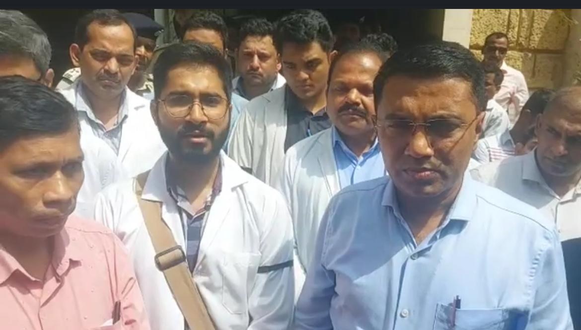 डॉक्टरांनी रुग्णांची मने जिंकावीत