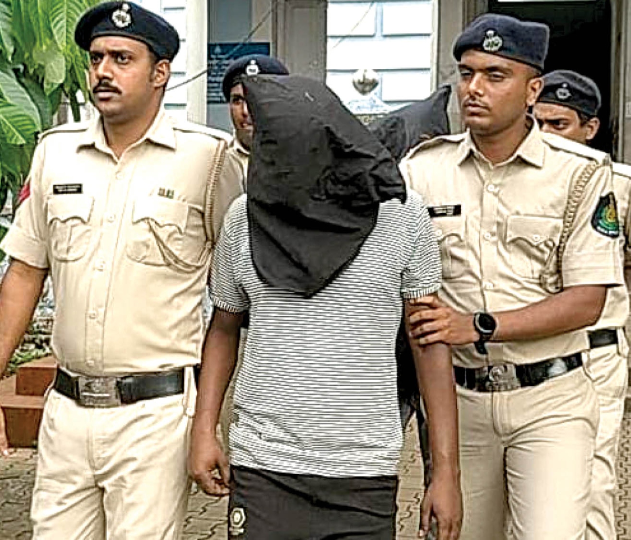 तुरुंग ड्रग्जमुक्त करा!