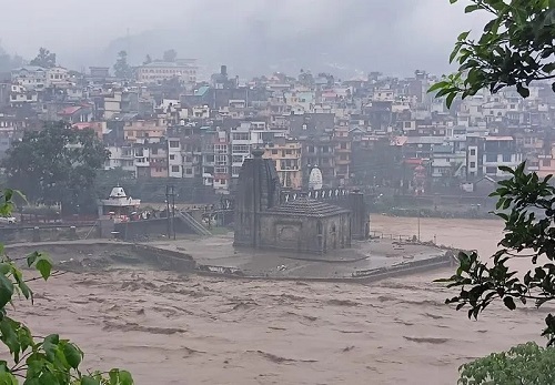 मंडीत ढगफुटी, मुसळधार पावसाने हाहाकार