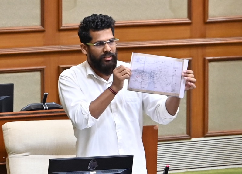 खासगी कंपन्यांकडून स्थानिकांना नोकरीत प्राधान्य नाही