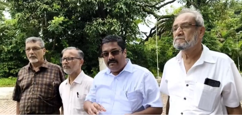 सरकारने अनधिकृत घरे कायदेशीर करण्यासाठी  मंजूर केलेल्या विधेयकाला मान्यता देऊ नये