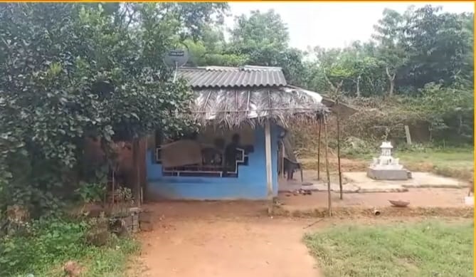 उसगाव येथे पहाटे घरातील स्त्रीला बेशुद्ध करून दागिने, रोख लंपास