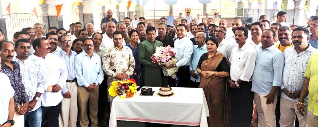 मंदिरात वाढदिवसाचा केक कापण्यावरून वाद