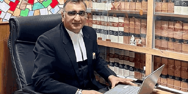 न्यायपालिकेचा अवमान; वरिष्ठ वकील ऋषी मल्होत्रा यांना स. न्यायालयाचा कठोर इशारा