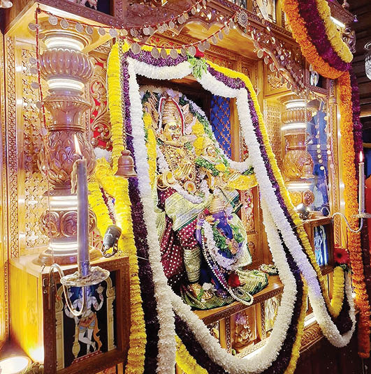 माशेलातील देवकीकृष्णाचा मखरोत्सव