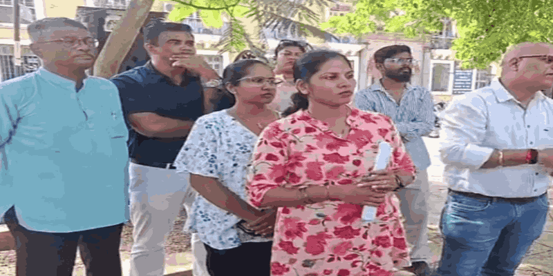 रामावरील हल्ल्याचा तपास गुन्हा शाखा किंवा निवृत्त न्यायाधीशांमार्फत व्हावा