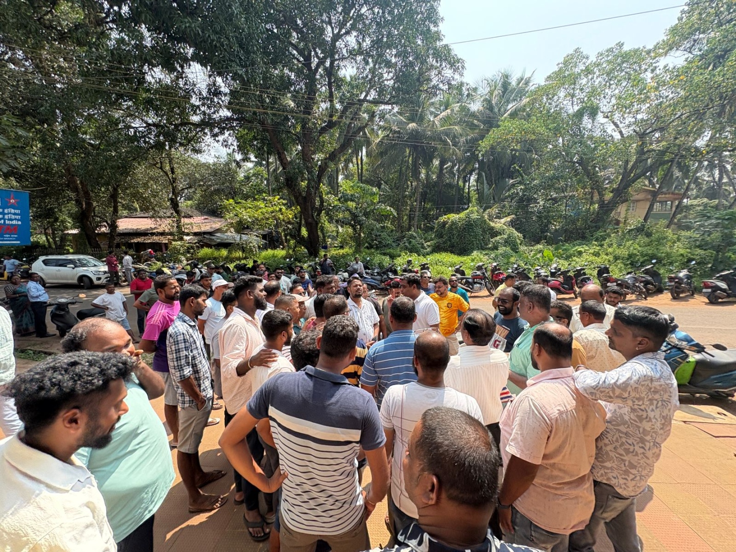मोपा विमानतळावर पार्किंग शुल्क वाढीचा प्रश्न