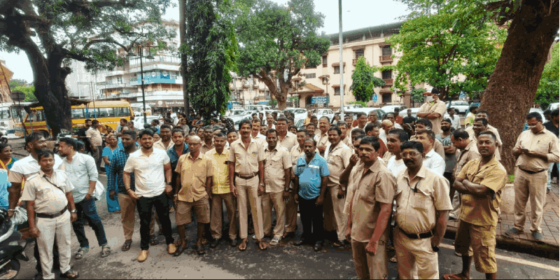 प्रलंबित मागण्यांसाठी मुरगाव पालिका कर्मचाऱ्यांनी पुकारला एकदिवसीय 'टूल-डाऊन/पेन-डाऊन' संप