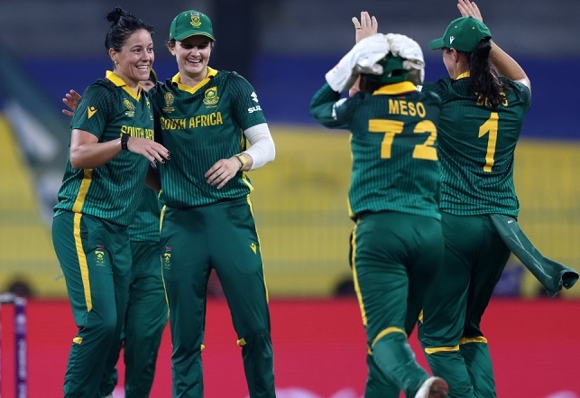 दक्षिण आफ्रिकेच्या महिलांची अंतिम फेरीत धडक
