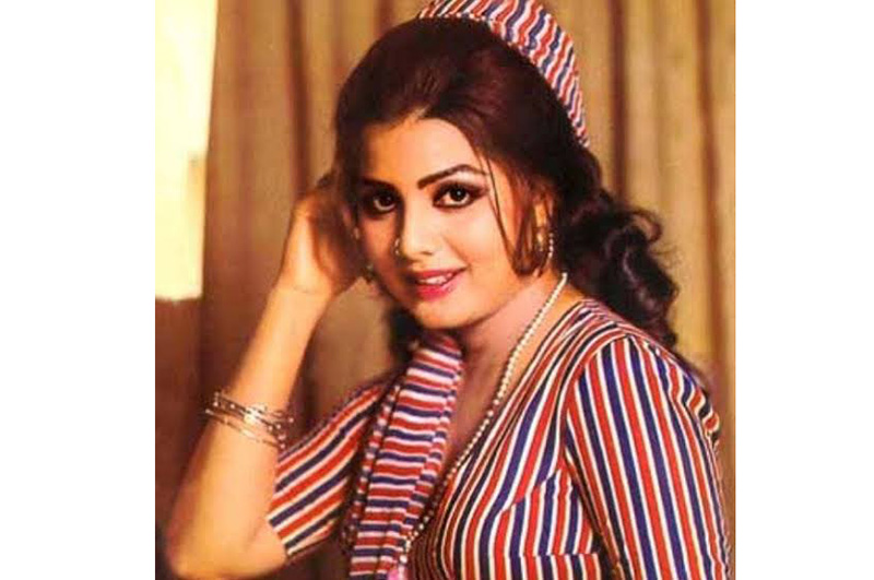 माना तेरी नजर में, तेरा प्यार  हम नहीं...