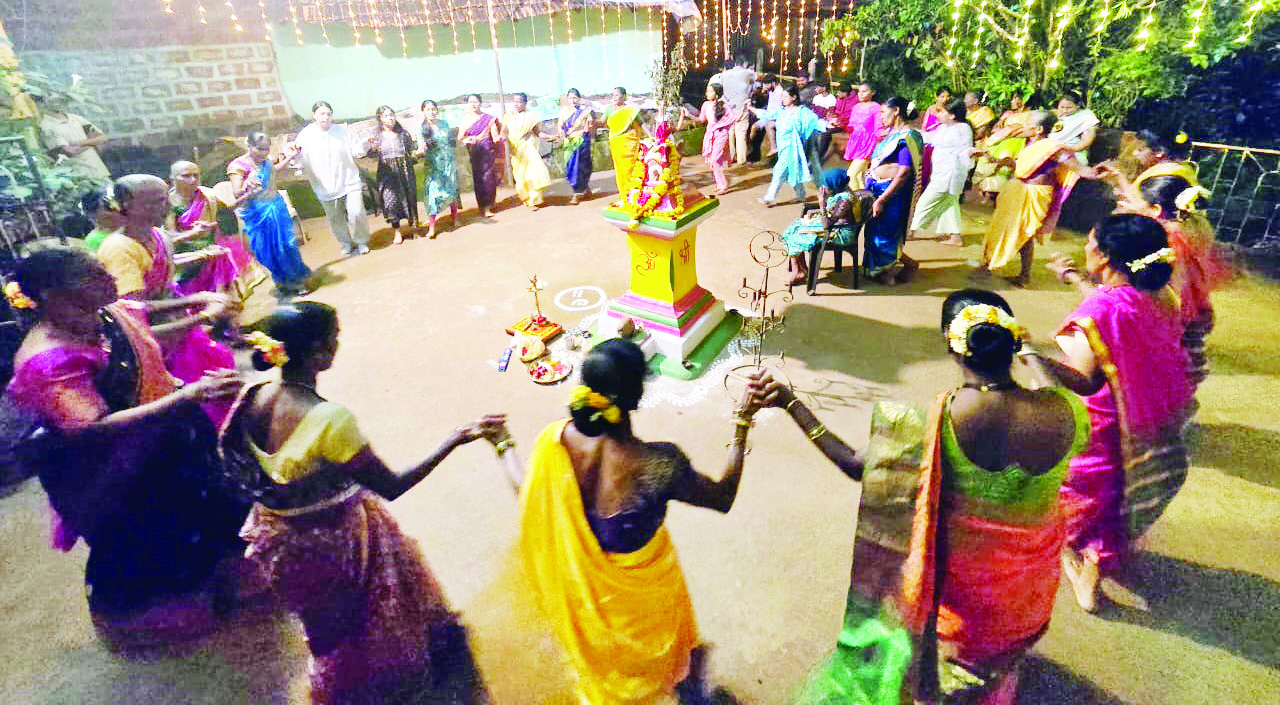 कातयातील काव्यालंकार