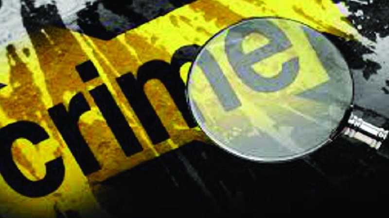 पर्यटक कार अडवून धमकी देणाऱ्या तिघांवर गुन्हा दाखल