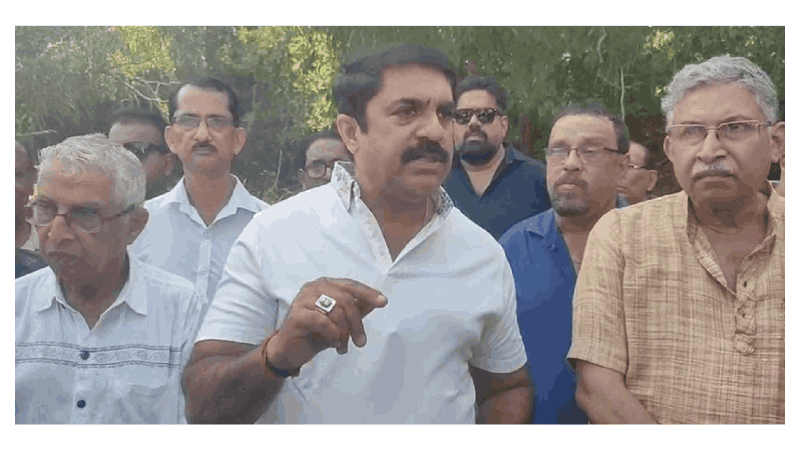 युतीबाबत केवळ चर्चा, अजूनही प्रत्यक्ष बोलणी नाही : सरदेसाई