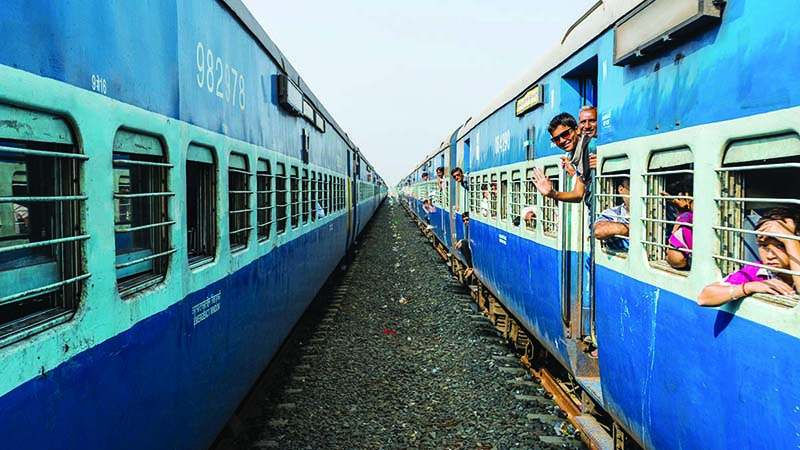 गोमंतकीयांनी रेल्वे परीक्षा द्यावी