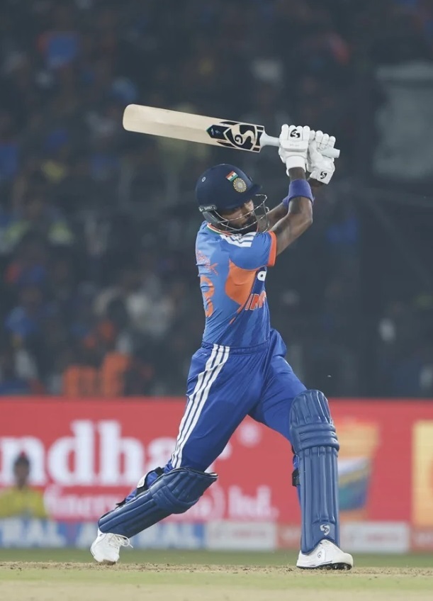 कटकमध्ये टीम इंडियाचा एकतर्फी सलामी विजय