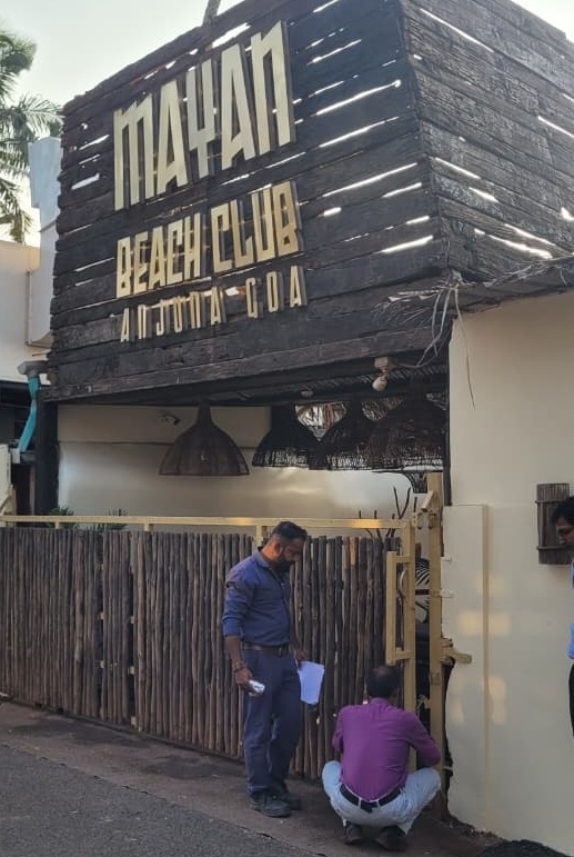 आणखी तीन क्लबना ठोकले सील