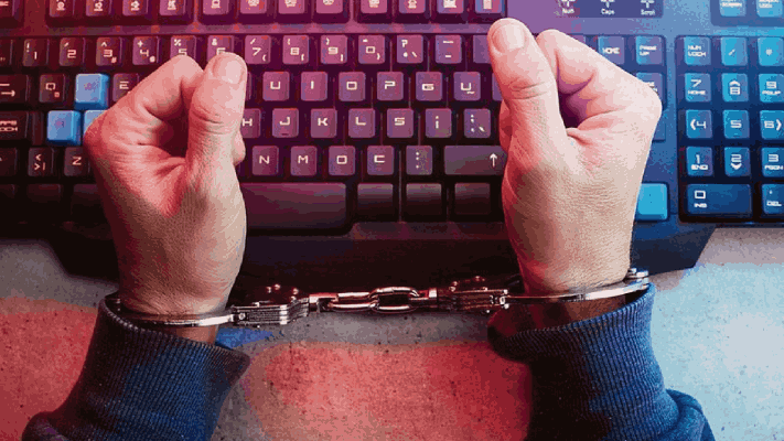 उद्योगपतीला डिजिटल अटक दाखवून ७ कोटींची फसवणूक; ईडीचे ५ राज्यांत ११ ठिकाणी छापे