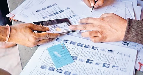 एसआयआर : राजकीय पक्षांकडून २,८२१ हरकती दाखल