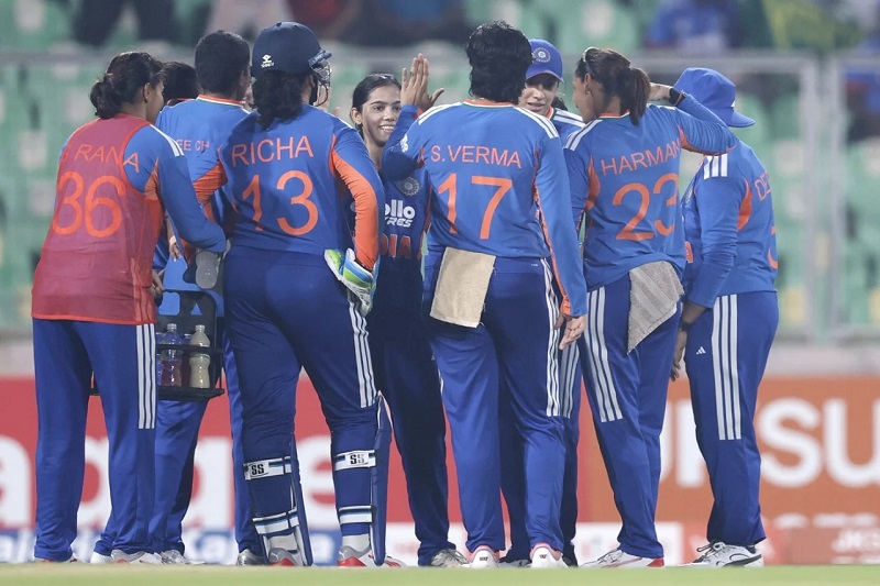 भारतीय महिलांची ४-० ची भक्कम आघाडी