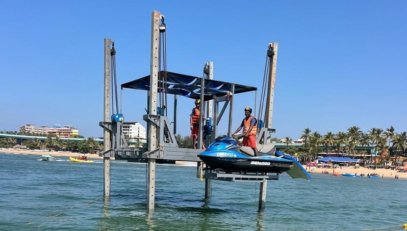गोव्यात चार समुद्रकिनारी सीहॉर्स तरंगत्या जेटी