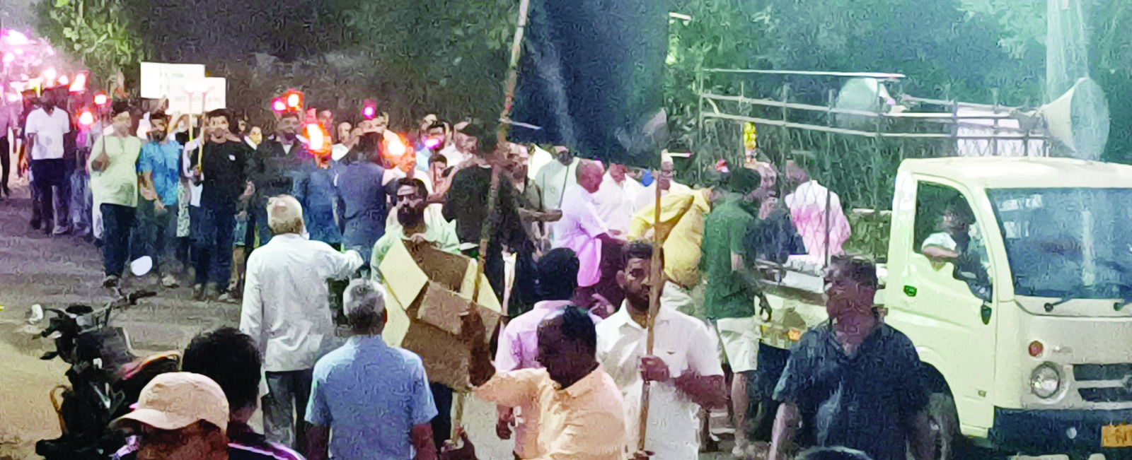 विकासाच्या घोषणांआड दडलेली वास्तवता