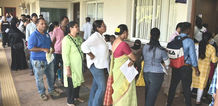 एसआयआर दावे, हरकतींसाठी नागरिकांच्या रांगा