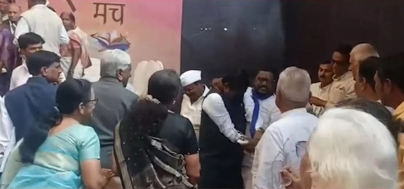 साहित्य संमेलनाचे कार्याध्यक्ष विनोद कुलकर्णींना फासले काळे