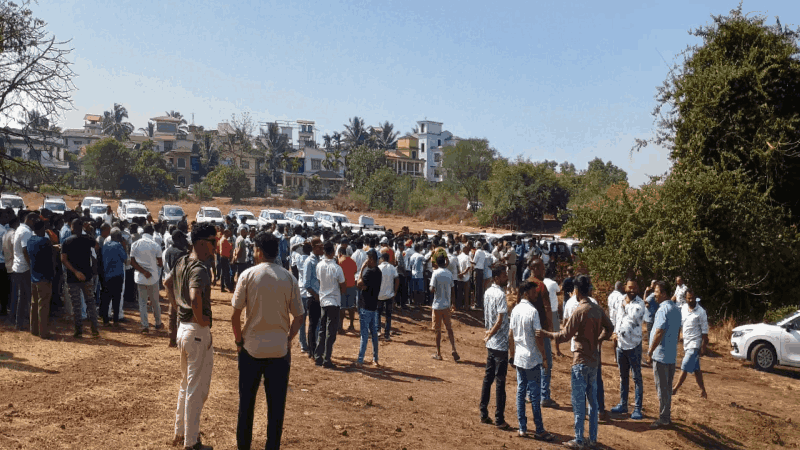 मोपा विमानतळावरील प्रतीक्षा शुल्क आणि प्रवासी ‘पिकअप- ड्रॉप’ वेळेला टॅक्सीवाल्यांचा विरोध