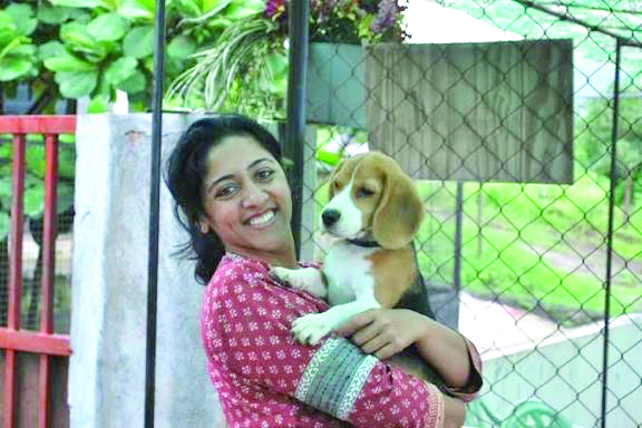 शलाकाच्या आत्मीयतेतून फुललेला श्वानांचा हक्काचा निवारा: 'पेट्सिटर्स'