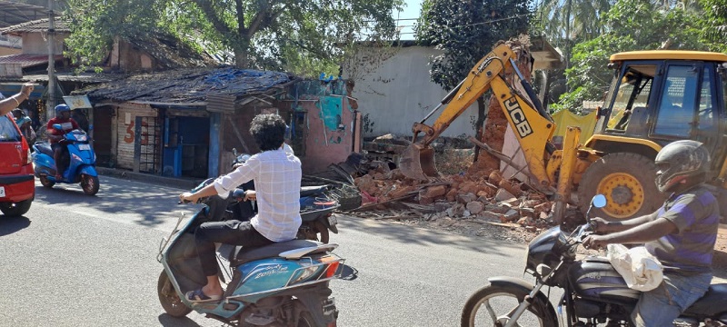 बाबुसो दादाच्या ‘कॅफे सेंट्रल’च्या उरल्या फक्त आठवणी