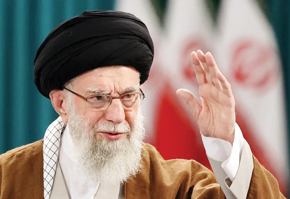 राजकीय वादळात खामेनेईंच्या पलायनाची चर्चा