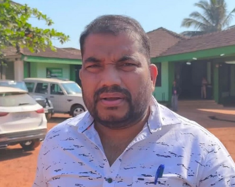 बडतर्फ पंचायत सचिव रघुवीर बागकरला अटक