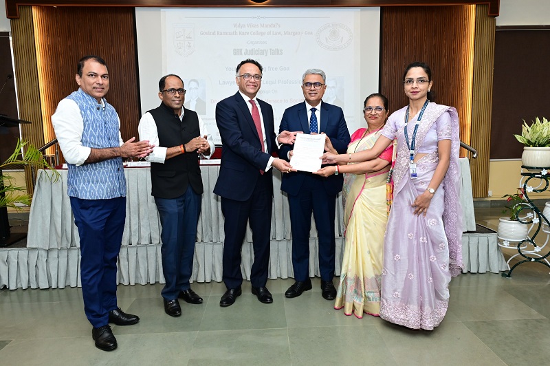 ड्रग्ज हे राक्षसासारखे, त्यांचा नाश करणे आवश्यक !