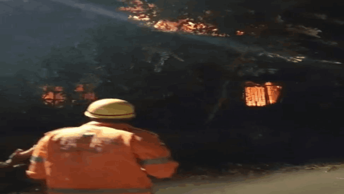 फोंडकवाडो, पर्रा येथे घराला आग; ५ लाखांचे नुकसान