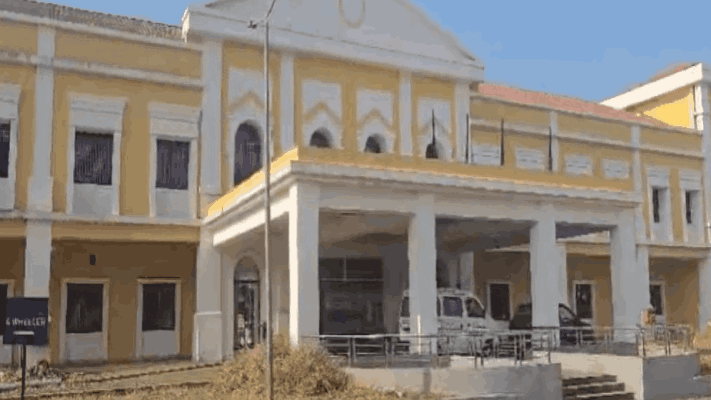 तुये हॉस्पिटल २५ जानेवारीपर्यंत गोमेकोशी संलग्न करण्याचे लेखी आश्वासन द्या