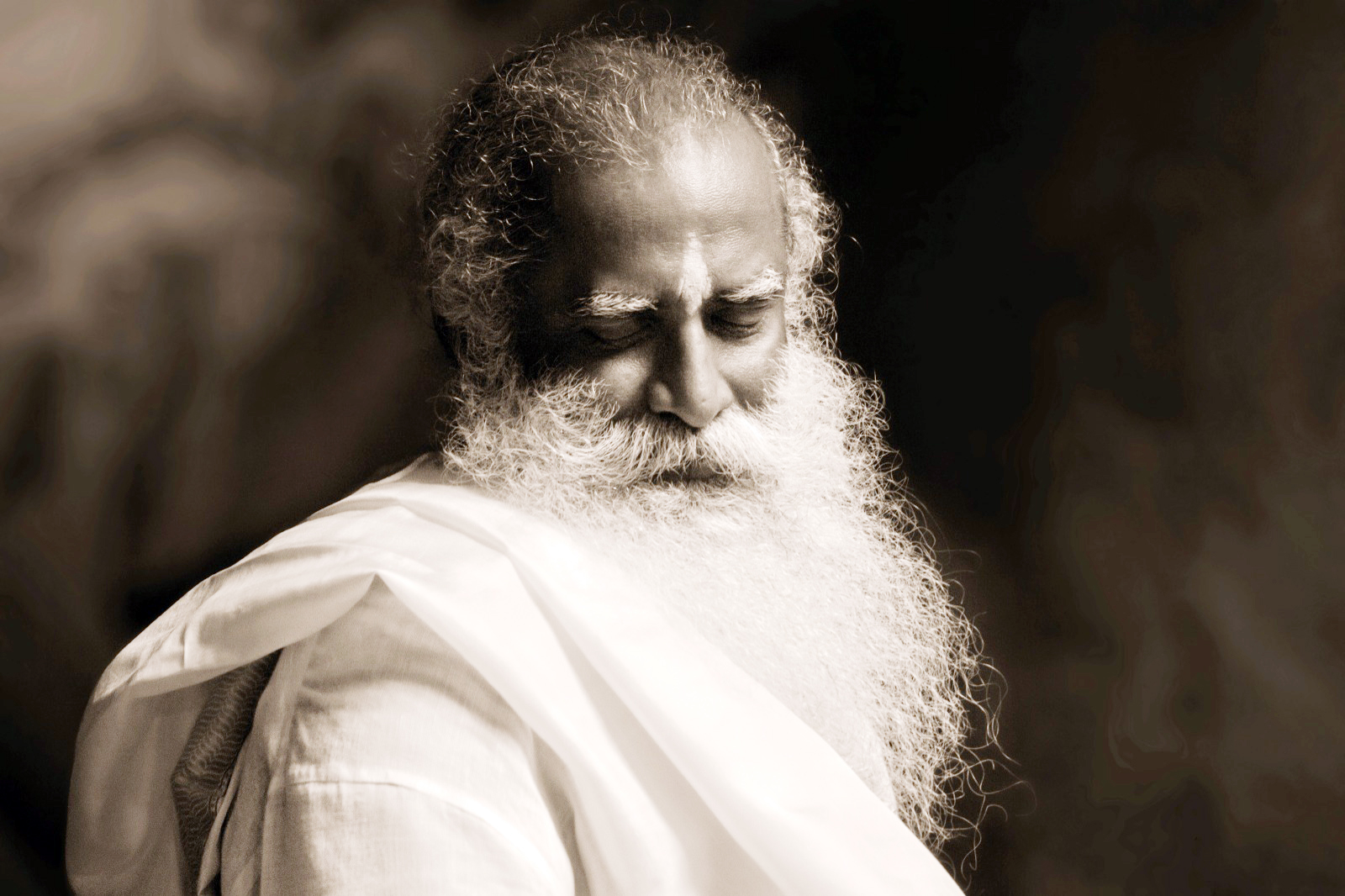 सत्याच्या दिशेने ठरावीक पावले उचलणे