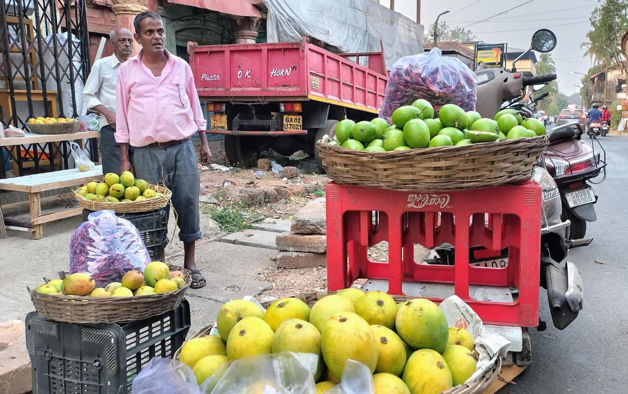 मडगावात मानकुराद ६०० रुपयांना एक