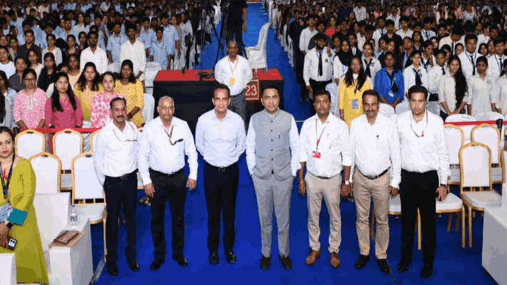 गोव्यातील नवीन करिअर संधींचा फायदा करून घ्यावा : मुख्यमंत्री डॉ. सावंत