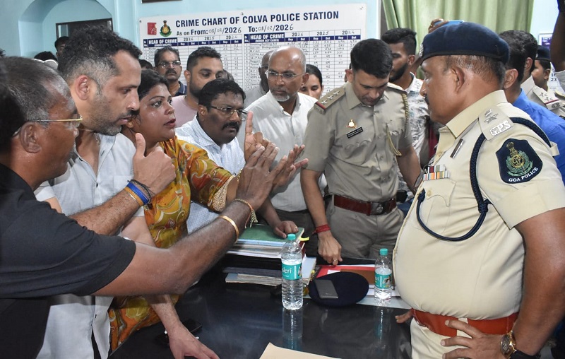 चर्चमध्ये पोलीस नेणाऱ्या  निरीक्षकाची जीआरपीत बदली