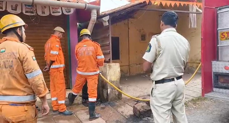 गॅस वाहिनीने पेट घेतल्यामुळे रुमडामळातील नागरिकांत घबराट