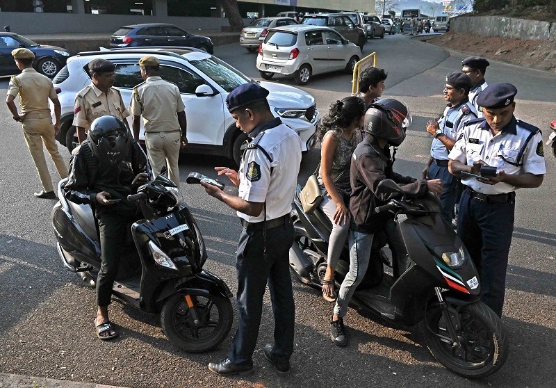 वाहतूक उल्लंघन चलनांतून महिन्याला सरासरी २.७७ कोटींचा दंड वसूल